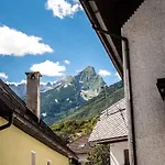 Mountain View Haven - One Bedroom With Balcony *