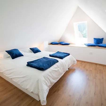 Mountain View Haven - One Bedroom With Balcony