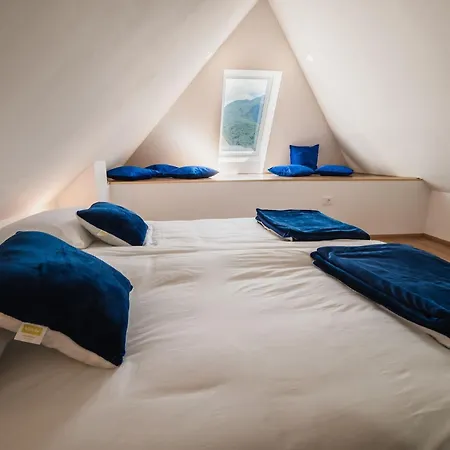 Apartment Mountain View Haven - One Bedroom With Balcony *