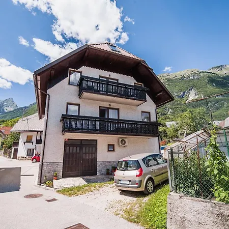 Apartment Mountain View Haven - One Bedroom With Balcony *