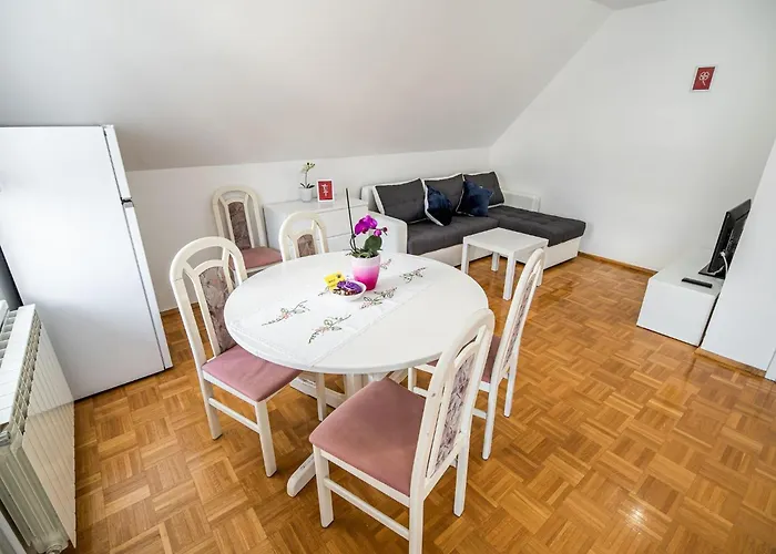 Mountain View Haven - One Bedroom With Balcony