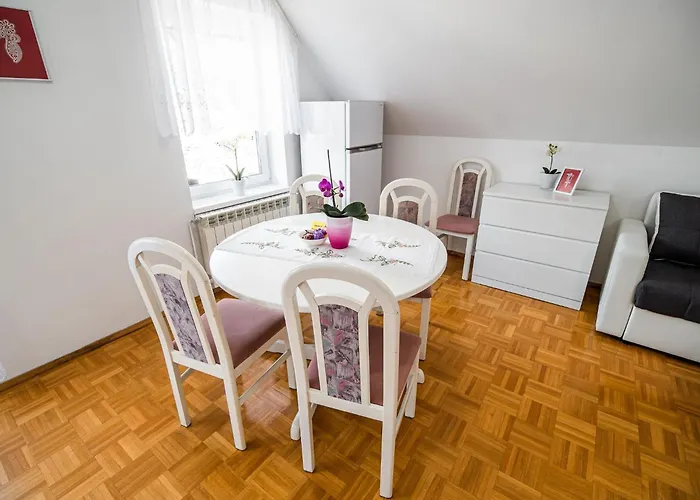 Appartement Mountain View Haven - One Bedroom With Balcony *