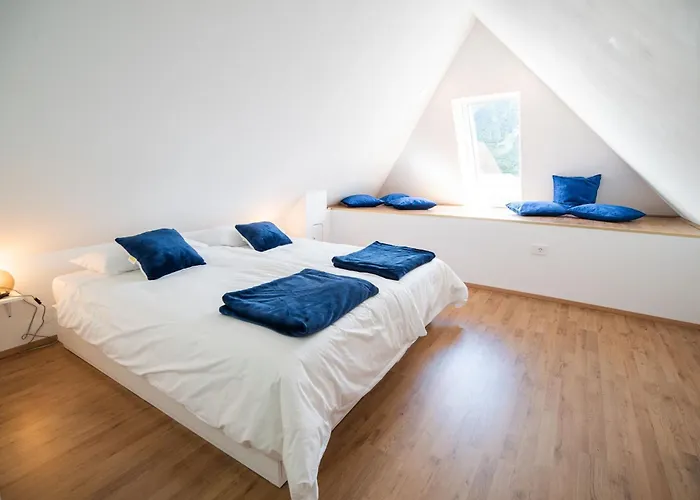 Mountain View Haven - One Bedroom With Balcony