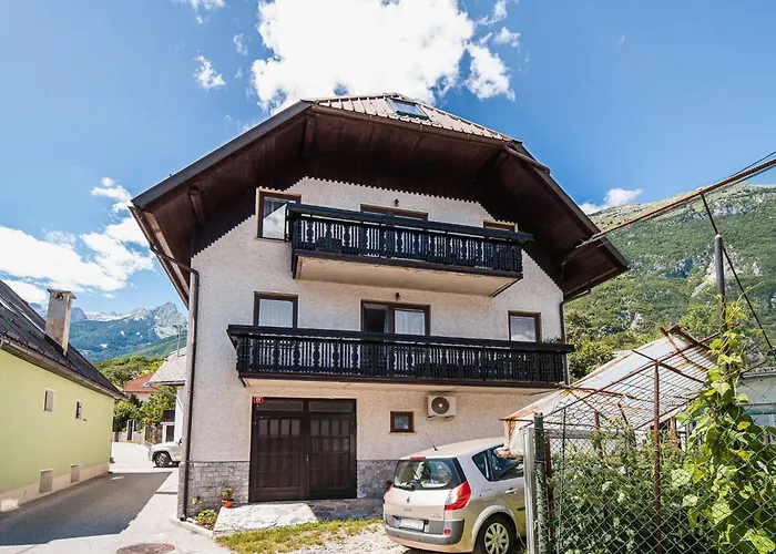 Mountain View Haven - One Bedroom With Balcony